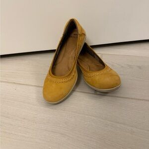 Earth Origins Yellow Suede Ballet Flats